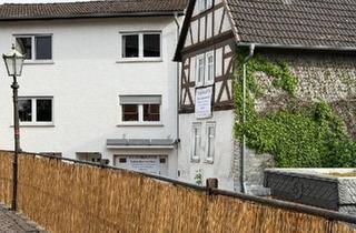 Haus kaufen in 35460 Staufenberg, Staufenberg - Historisches Gebäudeensemble mit ausgebauter Scheune, Garten etc.