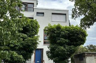 Wohnung kaufen in Amperweg 30, 85551 Kirchheim, ***Split-Level-Haus mit großem Potenzial zur Verwirklichung Ihres individuellen Wohntraums***