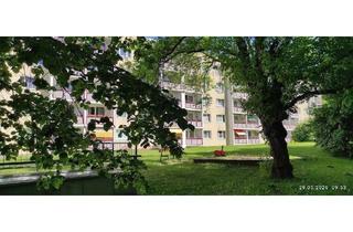 Wohnung kaufen in 07747 Lobeda, Attraktive 3-Raum-Wohnung mit Balkon in gefragter Lage von Jena