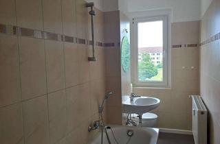 Wohnung mieten in Straße Der Einheit 23, 39624 Kalbe, Günstiges 1-Zimmer-Apartment mit Balkon!