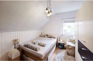 Wohnung mieten in 33611 Schildesche, Besichtigungen ab Juli möglich: Wohnen mit Charakter: 3-Zimmer-Dachgeschosswohnung in Bielefeld