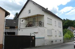 Bauernhaus kaufen in 65329 Hohenstein, Ehemaliger Bauernhof in Randlage mit Scheune