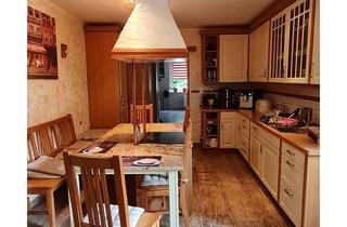 Wohnung kaufen in 45145 Holsterhausen, Eigentumswohnung im 1. OG ca. 93 qm mit Balkon