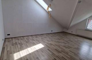 Wohnung mieten in Rheingaustrasse 111, 65719 Hofheim am Taunus, Attraktive 4-Zimmer-Dachgeschosswohnung mit Wintergarten & Balkon in Hofheim – ideal für Familien &