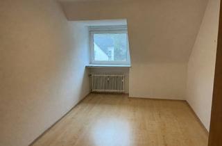 Wohnung mieten in Grunertstraße 45, 45143 Altendorf, Wohnen mit Charakter: 3-Zimmer-Dachgeschosswohnung in Essen-Altendorf