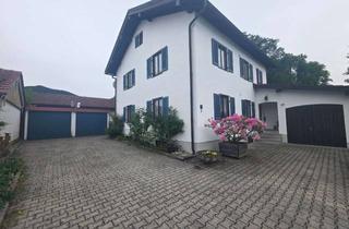 Haus kaufen in 83112 Frasdorf, Charmantes 2-Familienhaus in Frasdorf – Zwei Wohneinheiten und viel Entwicklungspotenzial