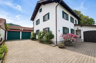 Haus kaufen in 83112 Frasdorf, Charmantes 2-Familienhaus in Frasdorf – Zwei Wohneinheiten und viel Entwicklungspotenzial