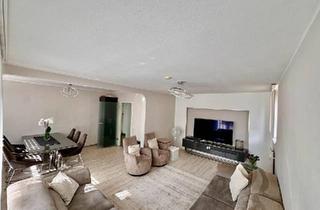 Wohnung kaufen in 50767 Köln, Köln - Stilvolle, Kernsanierte 3-4 Zimmer-Wohnung mit großem Balkon