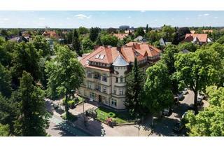 Wohnung kaufen in 14195 Berlin, Berlin - Exklusive Dachgeschoss-Maisonettewohnung in Dahlemer Villenlage mit Südwest-Terrasse und Aufzug