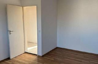 Wohnung kaufen in 85049 Ingolstadt, Ingolstadt - 4-Zimmer-Wohnung mit Balkon Ingolstadt 84 m² | Provisionsfrei