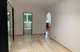 Wohnung kaufen in 61476 Kronberg, Kronberg im Taunus - 3 Zi.-ETW, Balkon, Fahrstuhl, TG-Stellplatz - beste Lage