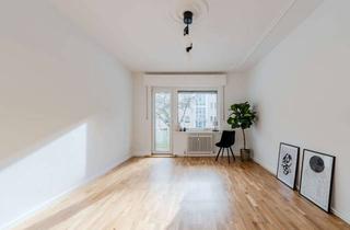 Wohnung kaufen in Dürkheimer Straße, 12247 Lankwitz, Erdgeschoss-Juwel mit Stuck und Balkon – provisionsfrei