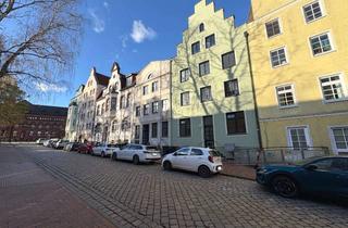 Wohnung kaufen in Beginenberg 28, 18055 Stadtmitte, DG-Wohnung im Stadtzentrum!