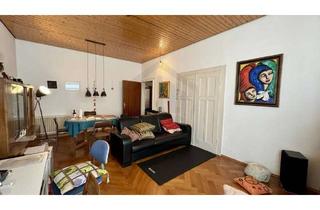 Wohnung kaufen in 76137 Südweststadt, Großzügige Altbauwohnung mit Charakter – 4 Zimmer im gepflegten Mehrfamilienhaus