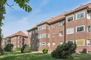 Wohnung kaufen in 12107 Berlin, Bezugsfreie Altbauwohnung mit hohen Decken, Wintergarten und großzügigem Gemeinschaftsgarten