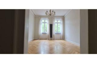 Wohnung kaufen in 76530 Innenstadt, Erstbezug nach Komplettsanierung mit EBK: sehr attraktive Luxus 3-Zimmer-Wohnung PROVISIONSFREI