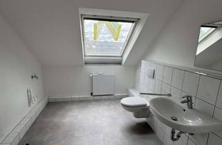 Wohnung mieten in Fahrner Str. 213, 47169 Wehofen, Gemütliche Dachgeschosswohnung mit Loggia in ruhiger Wohnlage – Duisburg-Wehofen