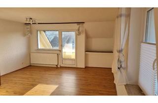 Wohnung mieten in Schellenstraße 33, 31812 Bad Pyrmont, Helle , großzügige 2-Zimmer-Wohnung unterm Dach in der zweiten Etage. Ruhige Wohnlage