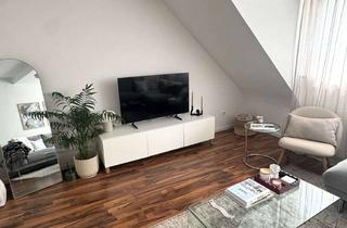Wohnung mieten in 50859 Weiden, Helle 2-Zimmer-Dachgeschosswohnung mit Einbauküche in Köln-Weiden