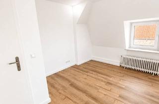 Wohnung mieten in Ratzeburger Alle 29, 23562 St. Jürgen, Helle 2,5-Zimmer-Dachgeschosswohnung mit Einbauküche in Lübeck zu vermieten!