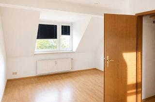 Wohnung mieten in Redderkoppel 10, 23569 Kücknitz, Helle 1-Zimmer-Dachgeschosswohnung mit Einbauküche in Lübeck-Kücknitz zu vermieten!