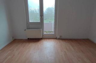 Wohnung mieten in Arthur-Scheibner-Straße, 06217 Merseburg, Drei Zimmer mit Balkon zum kleinen Mietpreis