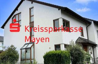 Haus kaufen in 56727 Mayen, Attraktives, großzügiges Wohnhaus mit Garten und Garage in ruhiger Lage