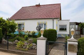 Einfamilienhaus kaufen in 17098 Friedland, Solides Einfamilienhaus mit großem Garten, Garagen und Nebengebäuden
