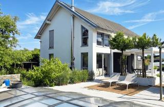 Einfamilienhaus kaufen in 55457 Gensingen, Gensingen - Stilvolles Einfamilienhaus mit Einliegerwohnung, Pool & großem Grundstück-Feldrandlage!