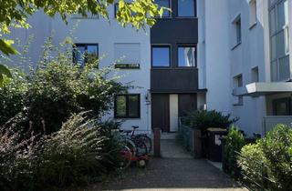 Mehrfamilienhaus kaufen in 60599 Sachsenhausen, "RARITÄT!" Gepflegtes kleines Mehrfamilienhaus als charmante Anlage!