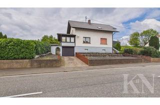 Haus kaufen in 66773 Schwalbach, Freistehendes Ein-bis Zweifamilienhaus mit großem Grundstück & Potenzial in Schwalbach-Elm!