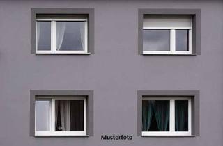 Haus kaufen in Hüttenstraße XX, 44649 Wanne, 1/2 Anteil - Dreifamilienhaus