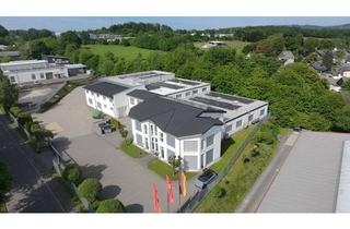 Gewerbeimmobilie kaufen in Gewerbeparkstraße 10-12, 51580 Reichshof, Repräsentative Gewerbeimmobilie in Reichshof I Platz für Büro, Lager & Produktion