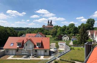 Wohnung kaufen in Großcomburger Weg 42, 74523 Schwäbisch Hall, Neuwertige 3,5-Zimmer Galeriewohnung in Schwäbisch Hall mit traumhaftem Blick auf die Großcomburg