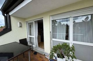 Wohnung mieten in Adejeweg, 82008 Unterhaching, Ruhige 2-Zimmer Dachgeschoss mit Balkon und Blick ins Grüne - Unterhaching