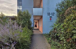Wohnung mieten in Karolingerweg 10-12, 68239 Seckenheim, Gemütliche 3-Zimmerwohnung zu vermieten.