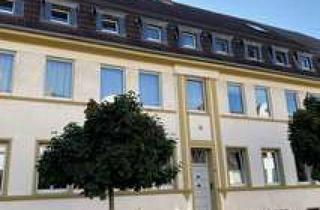 Wohnung mieten in Müller-Brüderlin-Straße 28, 47803 Kempener Feld/Baakeshof, Schöne Zwei-Zimmer-Wohnung mit Altbau-Charme in Krefeld