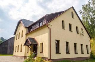 Haus kaufen in 01776 Hermsdorf, Großes EFH am Bach mit 1.500 m² Grundstück (+ Carport & Scheune)