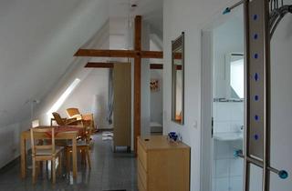 Immobilie mieten in 42549 Velbert, Helle 2-Zi. Dachgeschoßwohnung, möbliert, 2026 renoviert
