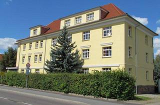 Wohnung mieten in Hauptstraße 36, 01809 Heidenau, Praktische 3-Zimmer-Wohnung mit Einbauküche des Vormieters.