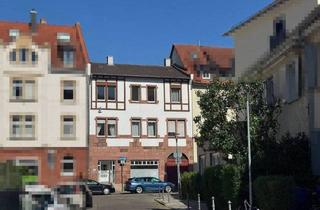 Haus kaufen in 69121 Heidelberg, Heidelberg - Anwesen mit zwei Häusern, Innenhof und Garten