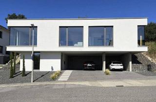Haus kaufen in 97500 Ebelsbach, Ebelsbach - Bauhaus am Hang - Design trifft Ausblick