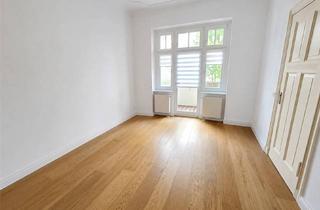 Wohnung kaufen in 10715 Wilmersdorf, Bezugsfreie Altbauwohnung mit Balkon, Stuck & Echtholzdielen in Wilmersdorf