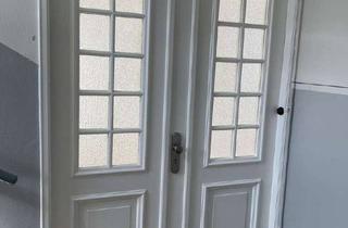 Wohnung kaufen in Schwartauer Allee 121a, 23554 St. Lorenz Nord, Charmante 2-Zi.-Altbauwohnung, frisch renoviert und mit Balkon