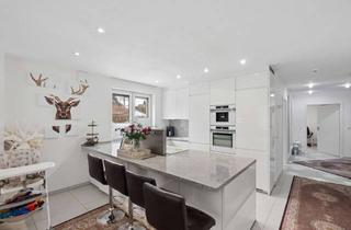 Wohnung kaufen in 22043 Jenfeld, Moderne Wohnung auf zwei Ebenen mit eigenem Gartenbereich und Energieklasse A+