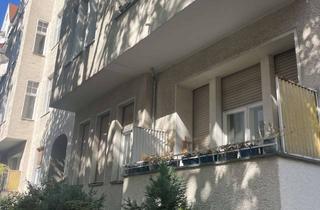 Wohnung kaufen in Jenaer Straße 23, 10717 Wilmersdorf, Nahe Bayerischer Platz! Klassische ruhige Altbauwohnung mit Balkon