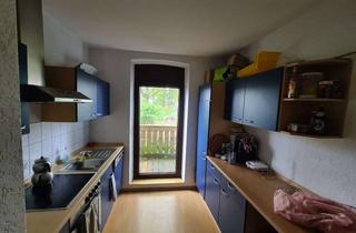 Wohnung kaufen in Untere Bleiche, 87700 Memmingen, Vermietete 2-Zimmer-EG-Wohnung mit Balkon und 2 Carports – provisionsfrei