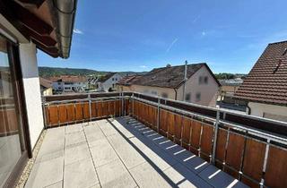 Wohnung kaufen in 72108 Rottenburg, Ruhig & zentral: Gepflegte Dachgeschosswohnung mit Balkon, EBK und Garage in Rottenburg“