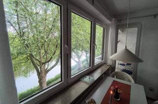 Wohnung kaufen in 28199 Alte Neustadt, 3-Zimmer-Wohnung mit Blick auf Kleine Weser und Balkonen, Keller und Garagenstellplatz