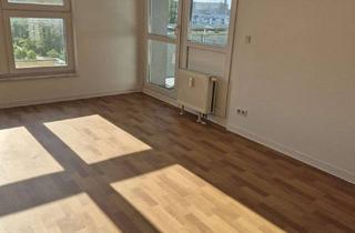 Wohnung kaufen in Alt-Friedrichsfelde 65A, 10315 Friedrichsfelde, ***Bezugsfreie, helle 1 1/2-Zimmerwohnung mit EBK, Keller und Balkon***